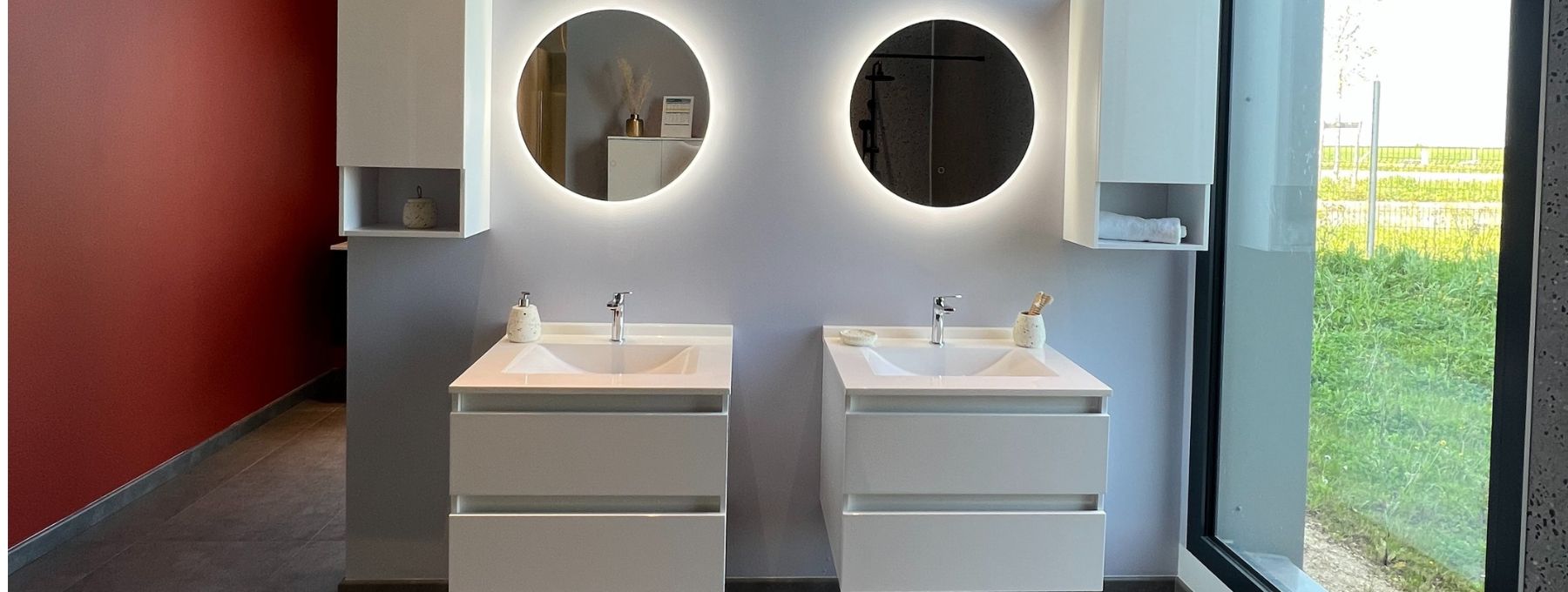 Meuble salle de bain exposé dans le show room Creazur